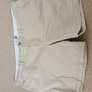 Women's Old Navy Khaki shorts, size 20 tall